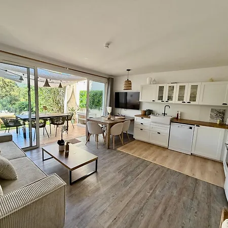 Дом отдыха Les Restanques 3 Bedroom Leona *