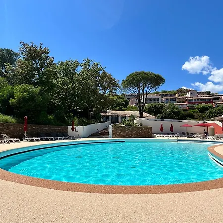 Les Restanques 3 Bedroom Leona Дом отдыха *