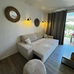 Nyaraló Les Restanques 3 Bedroom Leona Grimaud