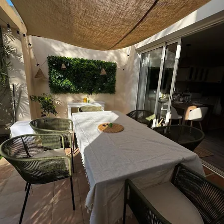 Semesterbostad Les Restanques 3 Bedroom Leona *
