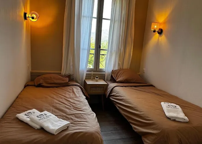Les Restanques 3 Bedroom Leona 度假居 *